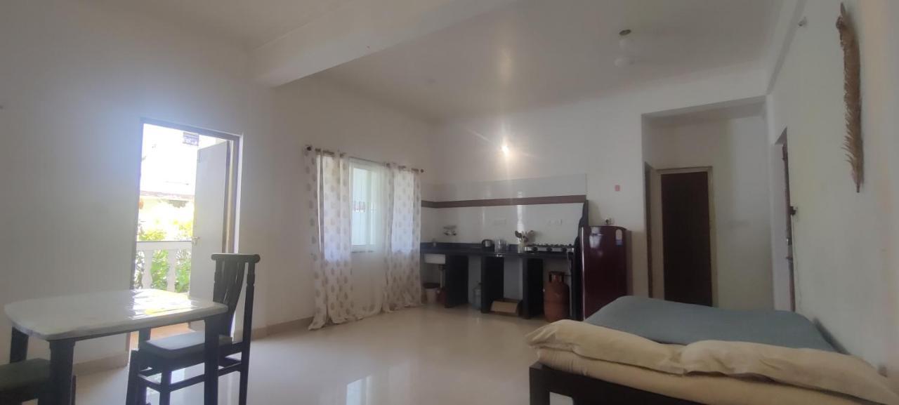 J-House, Spacious Apartments With Balconies, Thalassa 1Min Away Siolim Luaran gambar