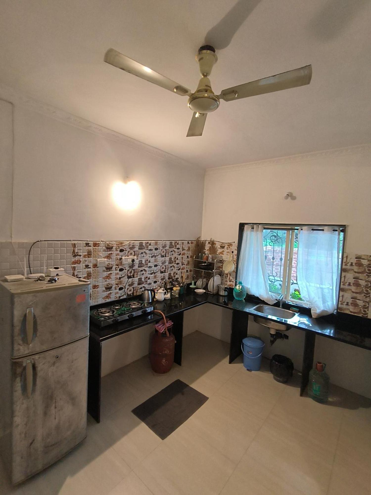J-House, Spacious Apartments With Balconies, Thalassa 1Min Away Siolim Bilik gambar