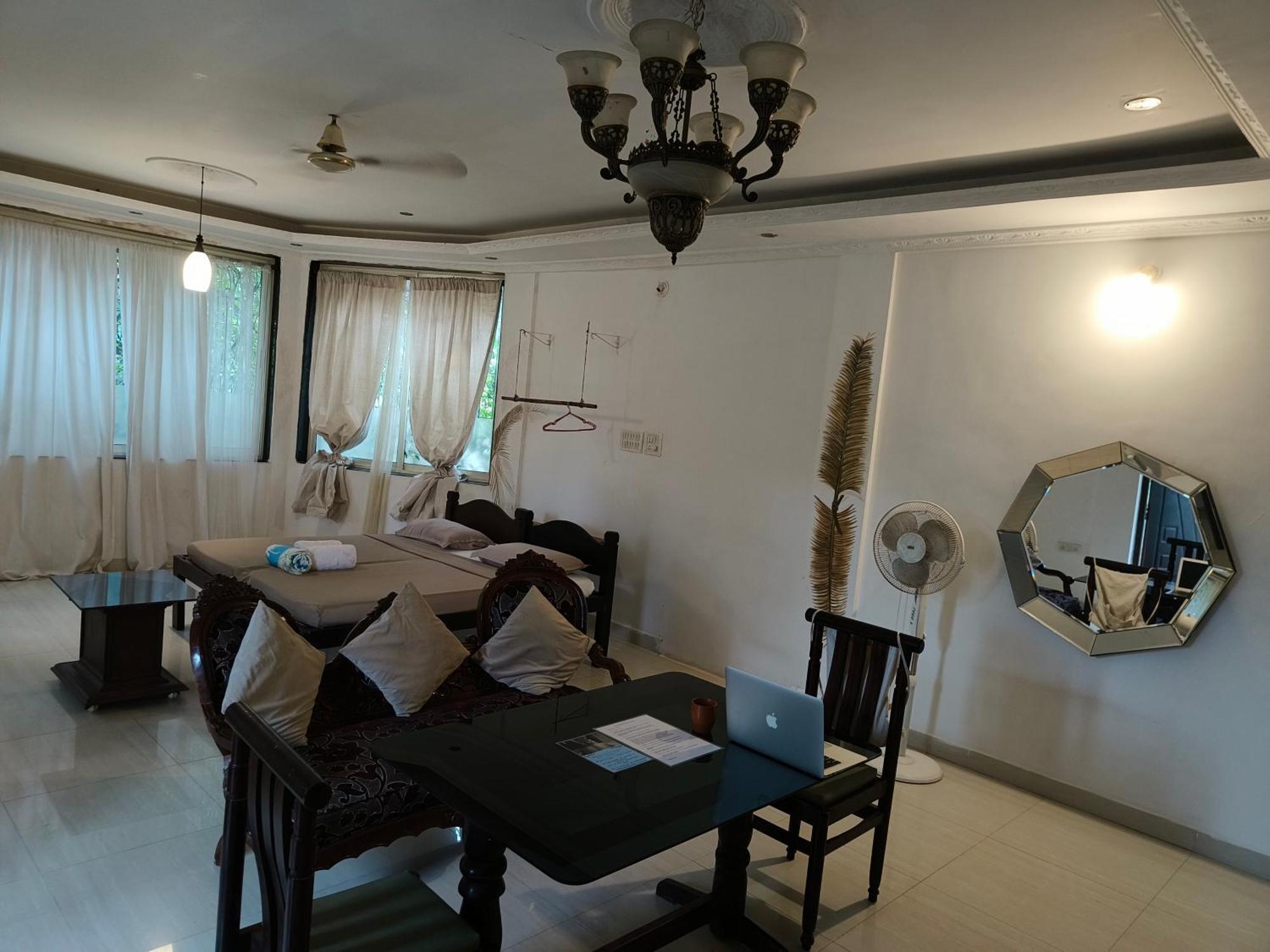 J-House, Spacious Apartments With Balconies, Thalassa 1Min Away Siolim Bilik gambar