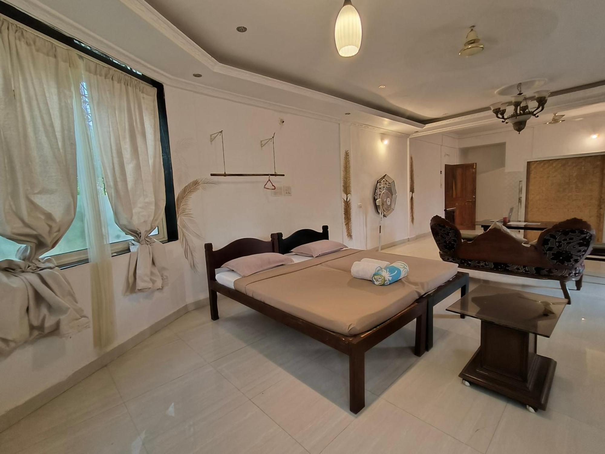 J-House, Spacious Apartments With Balconies, Thalassa 1Min Away Siolim Bilik gambar