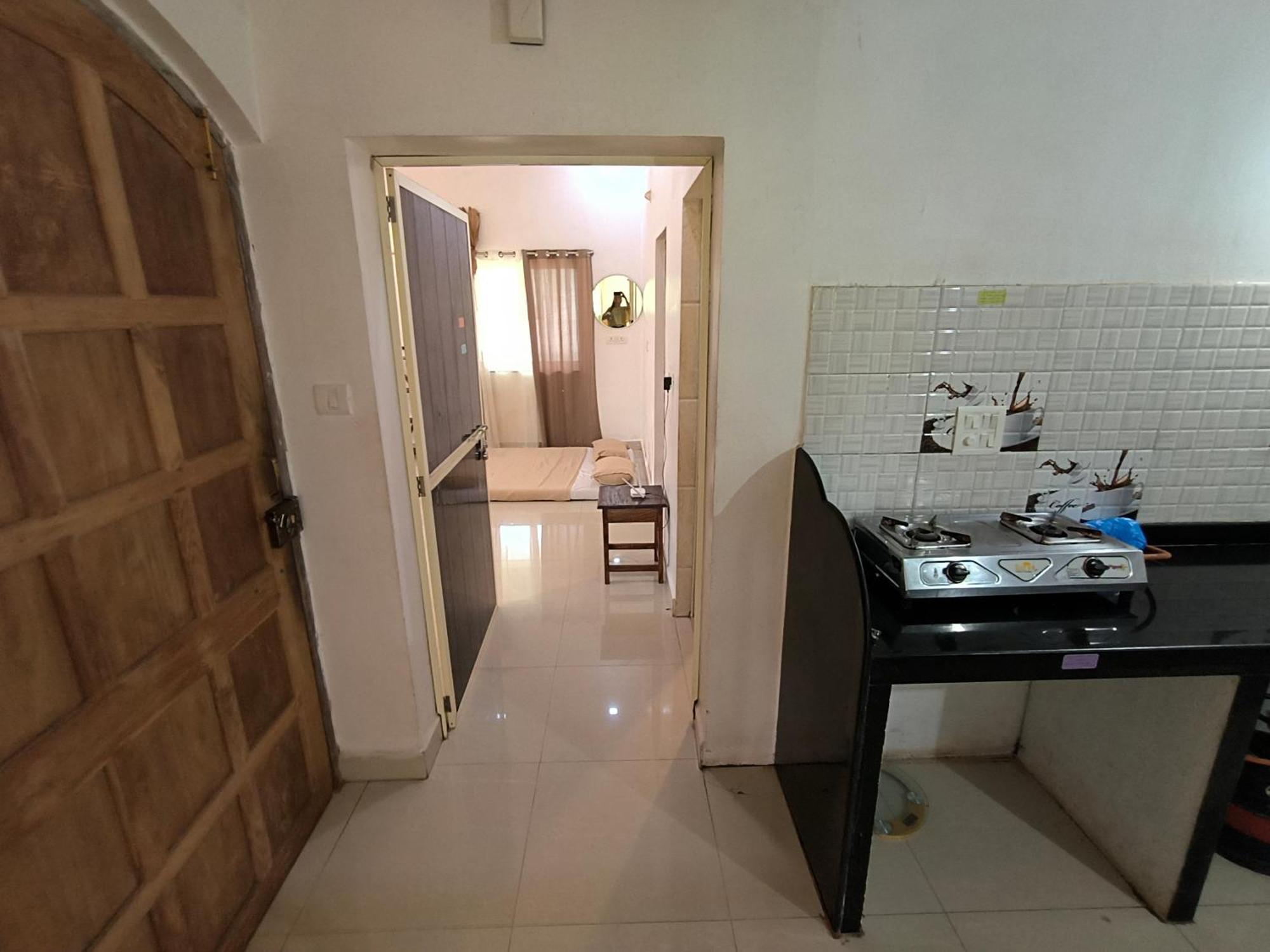 J-House, Spacious Apartments With Balconies, Thalassa 1Min Away Siolim Bilik gambar