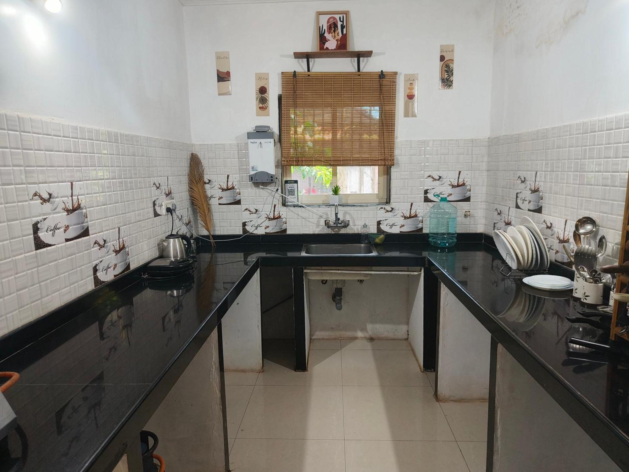 J-House, Spacious Apartments With Balconies, Thalassa 1Min Away Siolim Luaran gambar