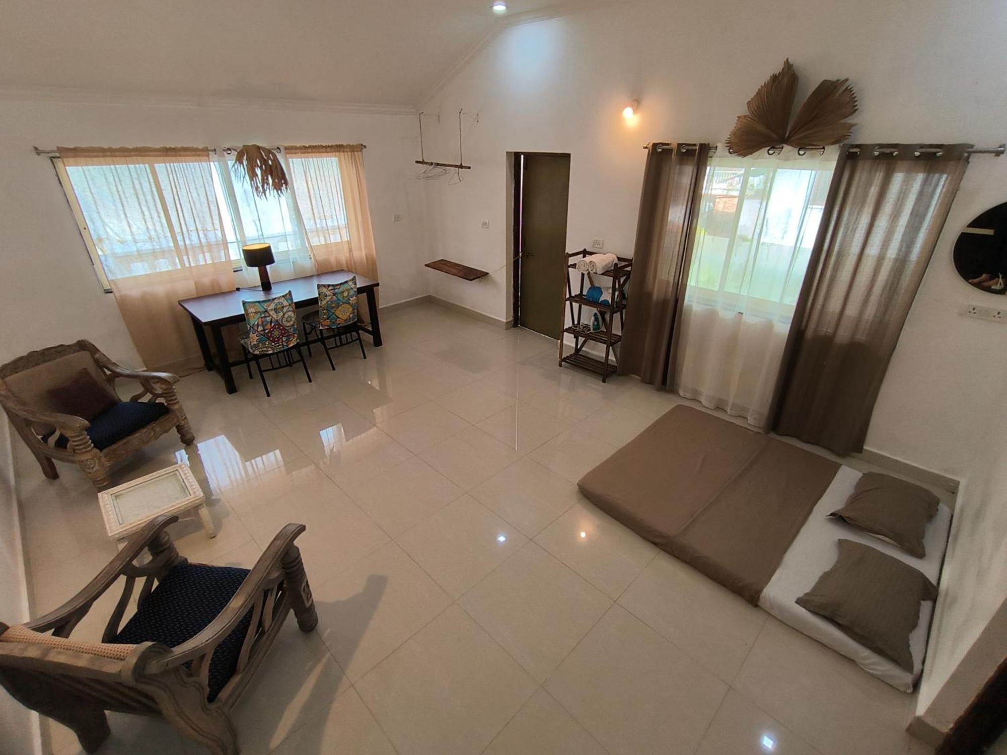 J-House, Spacious Apartments With Balconies, Thalassa 1Min Away Siolim Luaran gambar